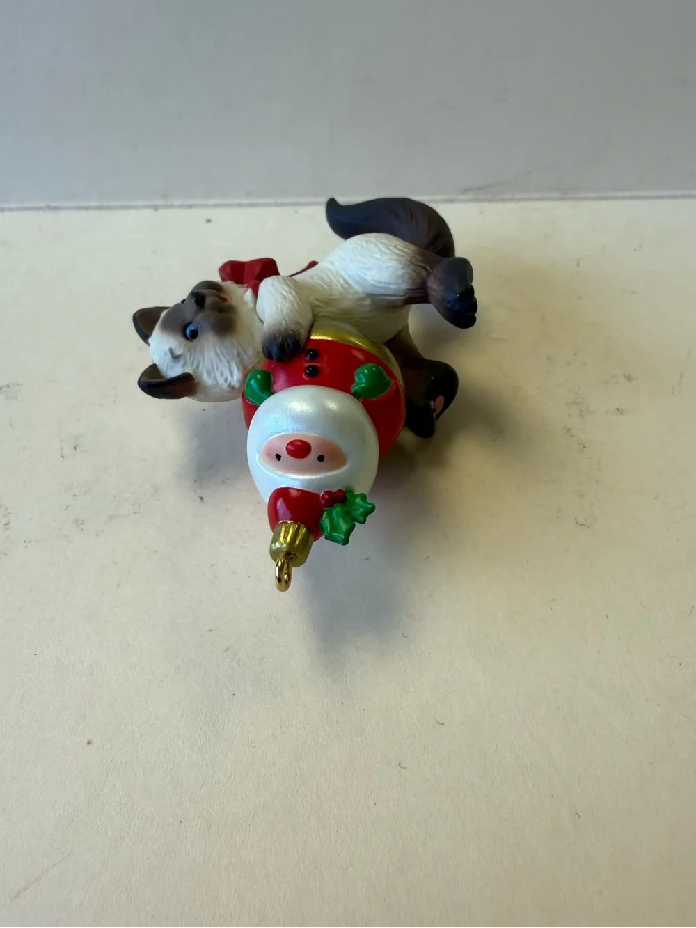 2012 Hallmark Keepsake Mischievous Kittens Christmas Ornament - No Box